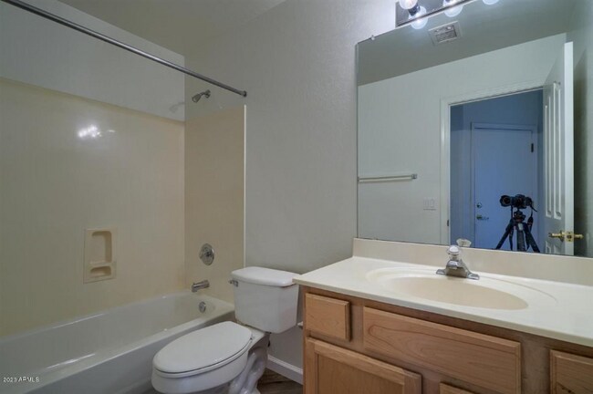 Foto del edificio - 15344 N 102nd St