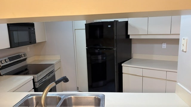 Building Photo - 3841 Victoria Dr