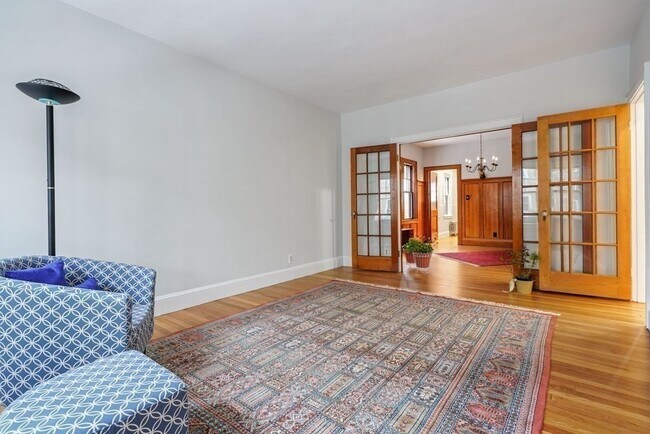 Foto del edificio - 53 Maple Ave