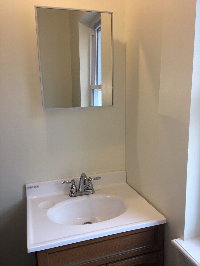 Bathroom - 923 S 19th St