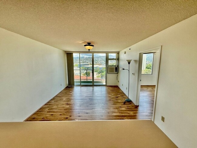 Foto del edificio - 1BD/1BA/1 Covered Parking