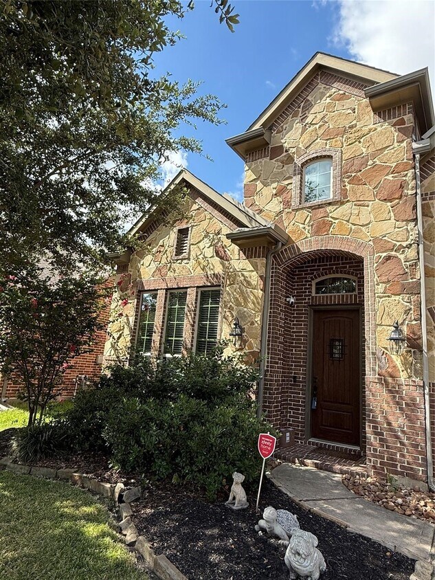 Foto principal - 19919 Durwood Pines Ln