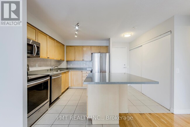 Building Photo - 55 Strathaven Dr