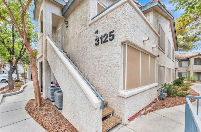 Foto del edificio - Move-In Ready Upstairs 2-Bedroom / 2-Bath Condo with an Open Layout