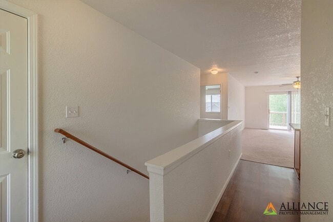 Building Photo - Town Home in West Manhattan!