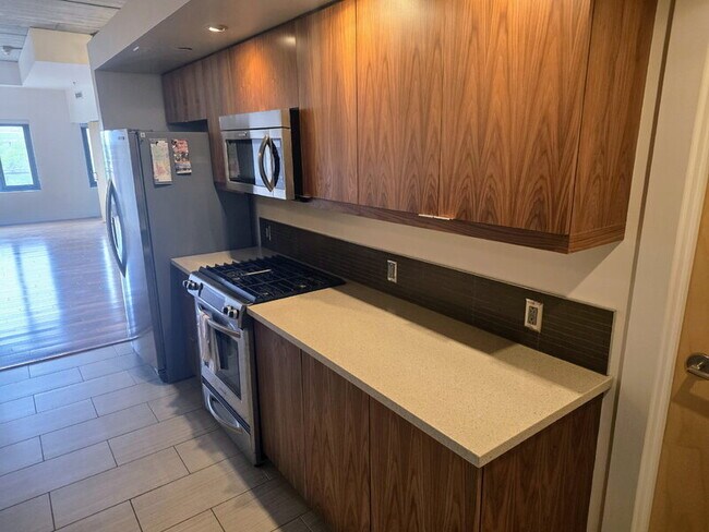 Foto del edificio - 309 E 5th St