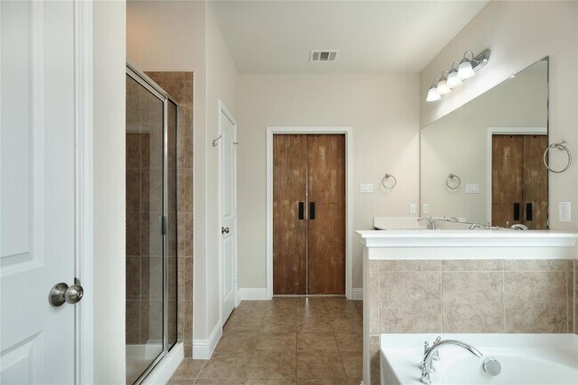 Foto del edificio - 1804 Elaina Loop