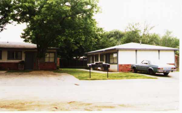 Primary Photo - 2581-25839 13th St