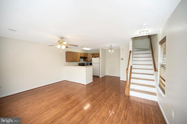 Foto del edificio - 8167 Cockburn Ct