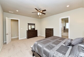 Building Photo - 5835 Euclid Loop