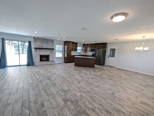 Building Photo - 105 Marquette Pl