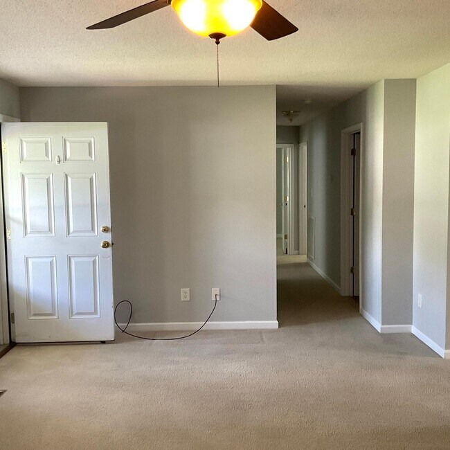 Foto del edificio - Home with 3 Bedrooms, 2 Baths with 2 Car G...