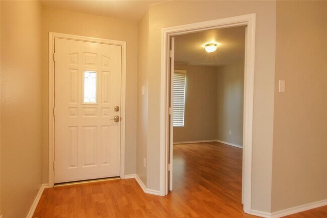 Foto del edificio - 164 Pearl Lake Dr