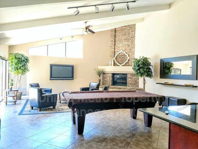 Building Photo - 3825 E Camelback Rd