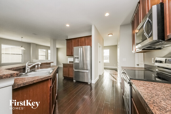 Foto del edificio - 4705 Blackthorn Cir
