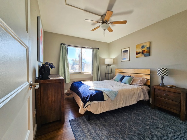 Photo - 1520 Glencoe St Apartment