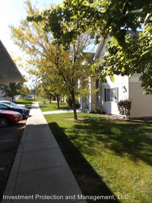 Building Photo - 165 N Avenger Ln