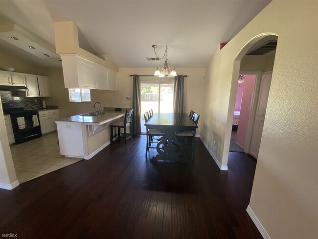 Foto del edificio - 4 br, 2 bath House - 2228 N Heron Dr