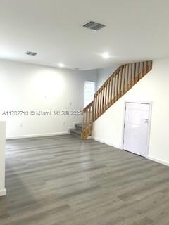 Building Photo - 554 SW 7th St