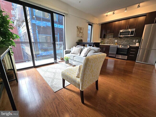 Foto del edificio - 1320 Fenwick Ln