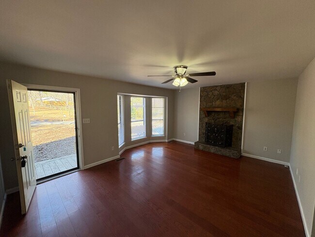 Foto del edificio - For Rent