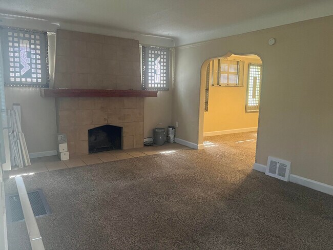 Foto del edificio - 15835 Gilchrist St