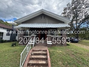 Building Photo - 207 16th Ave S