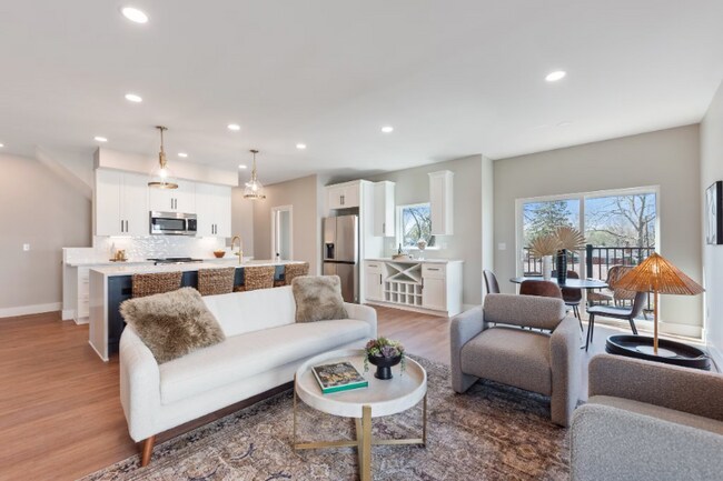 Foto del edificio - 4478 Butterfield Pl