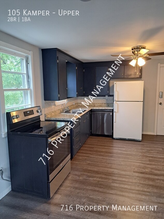 Foto principal - Bright and Spacious 2 Bedroom Upper Unit A...