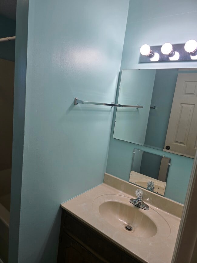 Building Photo - 4463 Ellis Cir NW