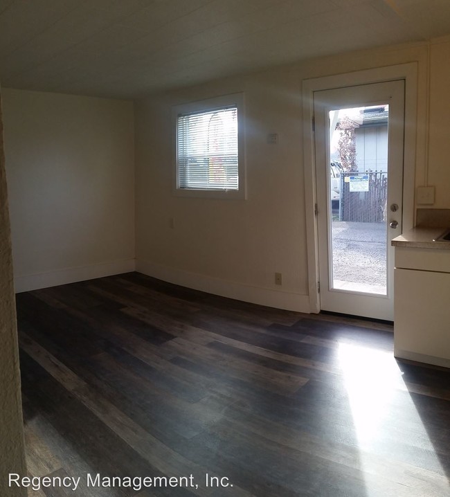 Foto del edificio - 15919 SE McLoughlin Blvd