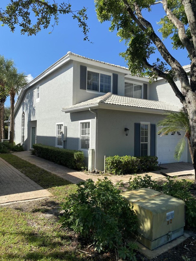 Foto del edificio - 5111 Sabal Gardens Ln