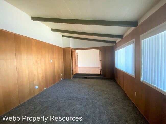 Building Photo - 4 br, 2 bath House - 3110 SW Nye Ave.