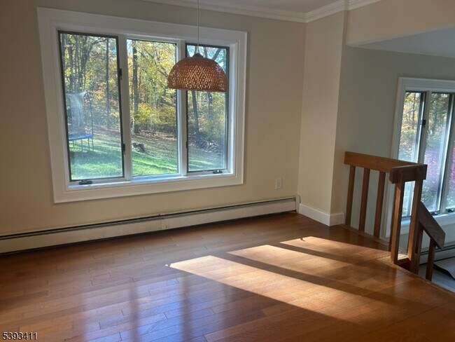 Foto del edificio - 102 Drakestown Rd