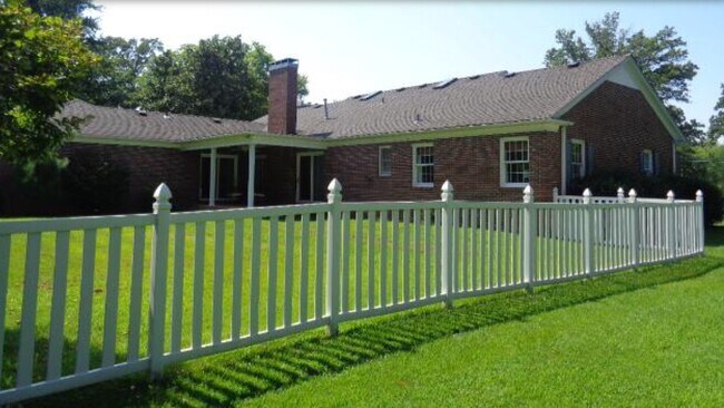 Building Photo - 1857 KY-94