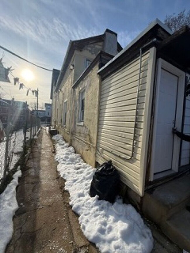 Photo - 321 E Price St Apartment