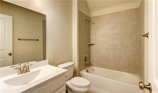 Building Photo - 905 Overton Ave