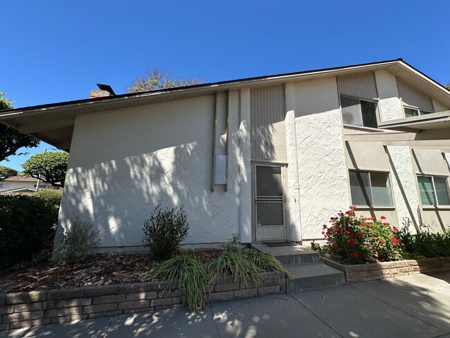 Foto del edificio - San Antonio HOA 3 bdrm 2 bath townhome