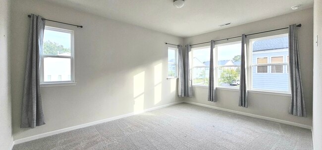 Building Photo - 904 Kinsey Aly