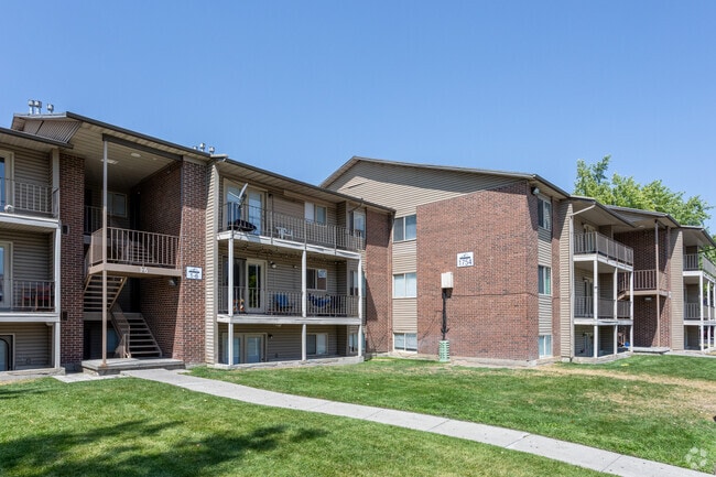 Building Photo - Cambridge Cove