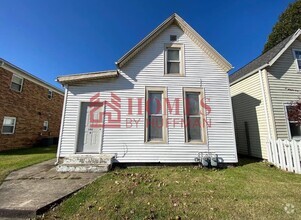 Building Photo - 102 N Tekoppel Ave