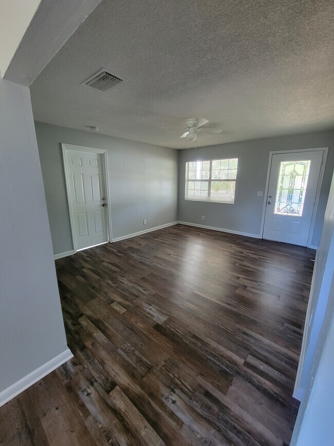 Foto del edificio - 8386 64th Ave