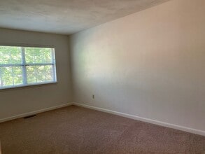 Building Photo - 418 Marlington St