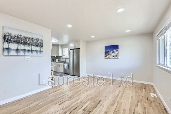 Building Photo - 8344 Charlotte Way