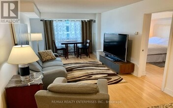 Building Photo - 20 Blue Jays Way