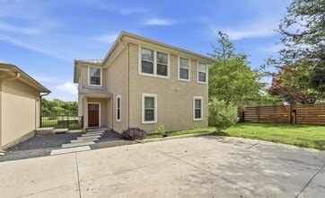 Building Photo - 330 Howard Ln