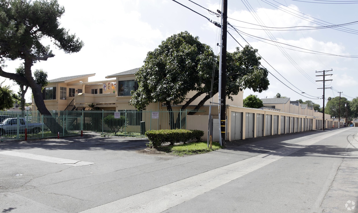 Primary Photo - Glenwood Apartments