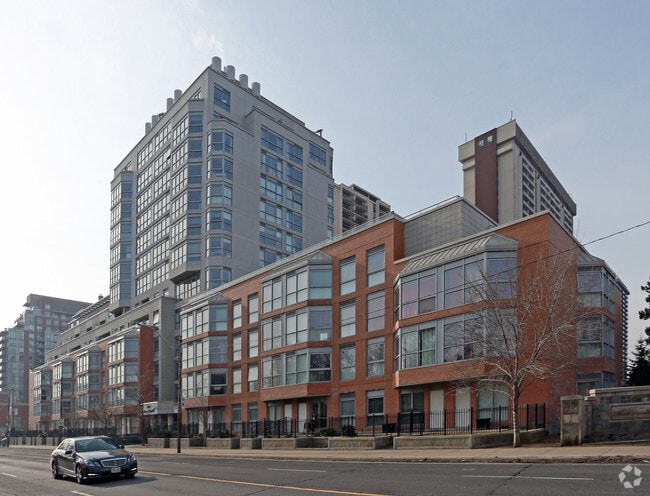 Building Photo - 1000 Mount Pleasant