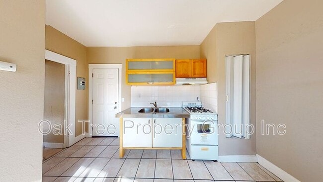 Building Photo - 2605 High St