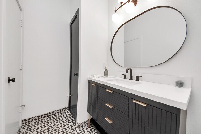 Foto del edificio - 1014 Montrose Blvd